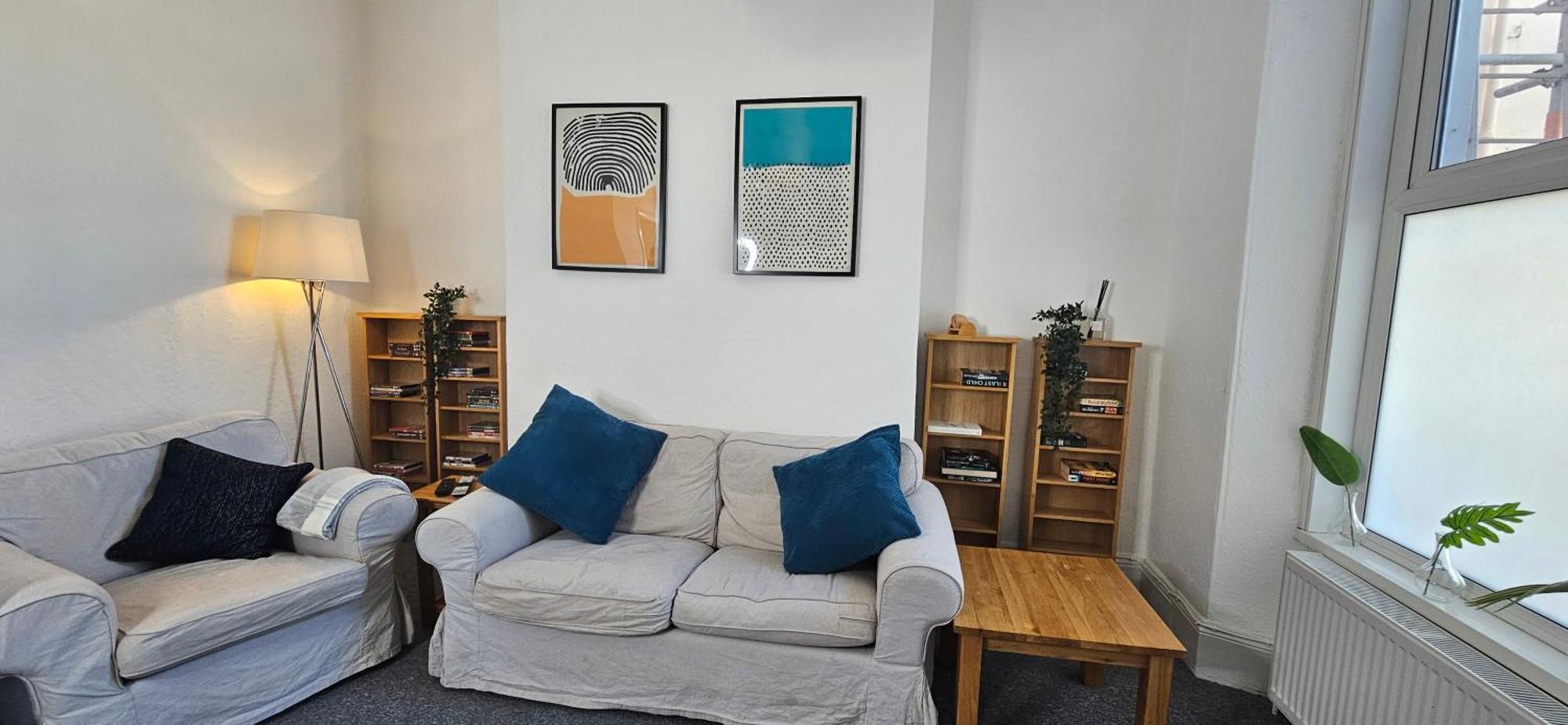 Apartment Spacious 2 Bed Flat In